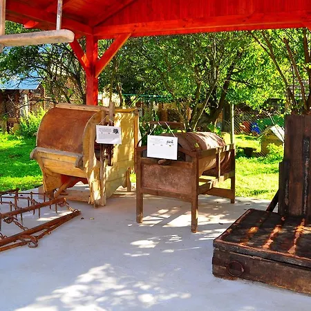 Kis-balatoni Oekoporta Guest house